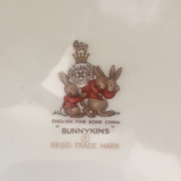 Bunnykins Flatware 2 dishes and cup 2 handles - Picture 5 of 5